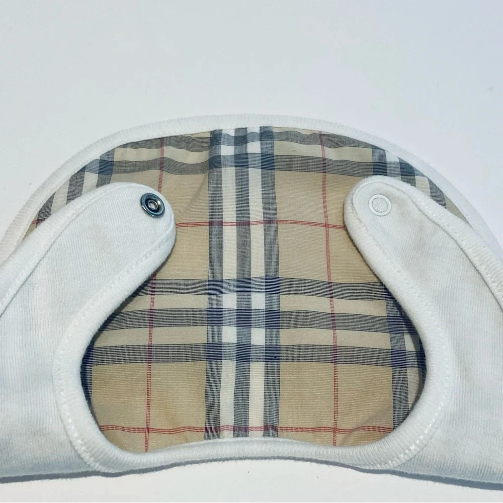 CHECK PRINT BABY BIB.